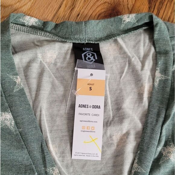 Agnes & Dora SUPER SOFT Favorite Cardi Green Stars Pockets - Picture 4 of 5